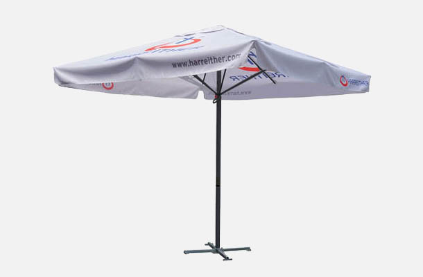 Günstiger 350 cm Schirm für den Profi-Einsatz