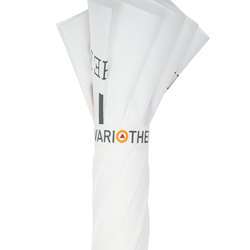 Weißer bedruckter Regenschirm mit Logo und Schließband